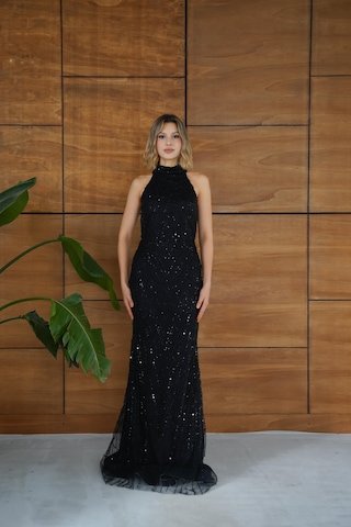 Halter Yaka Boncuk İşlemeli Uzun Siyah Abiye Elbise Siyah