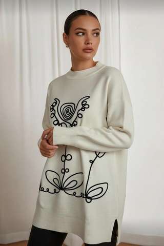 Newco Kadın Ekru Oversize Triko Kazak Siyah Çizgi Desenli, Rahat Kalıp Uzun Model Beyaz