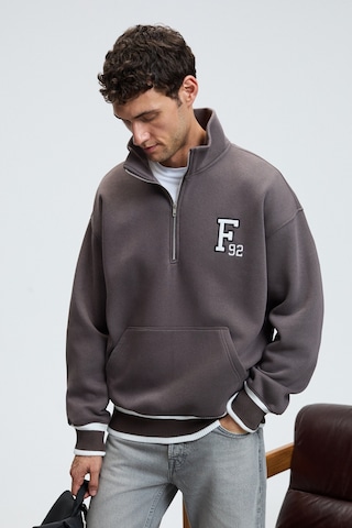 Grimelange PLATA Erkek Yarım Fermuarlı Kanguru Cepli Etek Ve Kolda Triko Detay Relaxed Fit Füme Sweatshirt