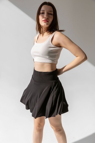 Beyaz Yüksek Bel Cepli Toparlayıcı Şort Etek Siyah