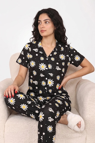 Northcity Siyah Papatya Ve Kelebek Desenli Kısa Kollu Gömlek Yaka Milan Kumaş Kadın Pijama Takımı