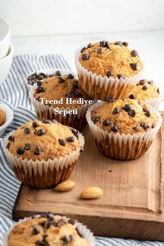 Trend Hediye Sepeti Takribi 200 Adet Büyük Boy Beyaz Muffin Kek Kalıbı, Cupcake Kağıdı, Browine Kalıbı 50x40 Mm Çok Renkli