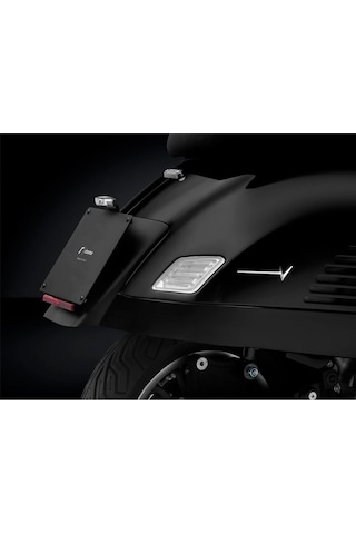 Vespa GTS-GTV  Amblem Yan Panel *Gümüş* / RIZOMA