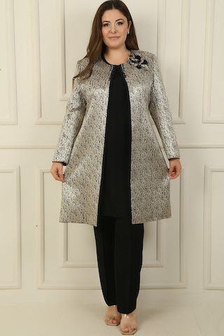 Kolsuz Yanları Yırtmaçlı Bluz Boncuk Detaylı Astarlı Uzun Jakarlı Ceket Pantolon Büyük Beden 3'lü Takım Siyah