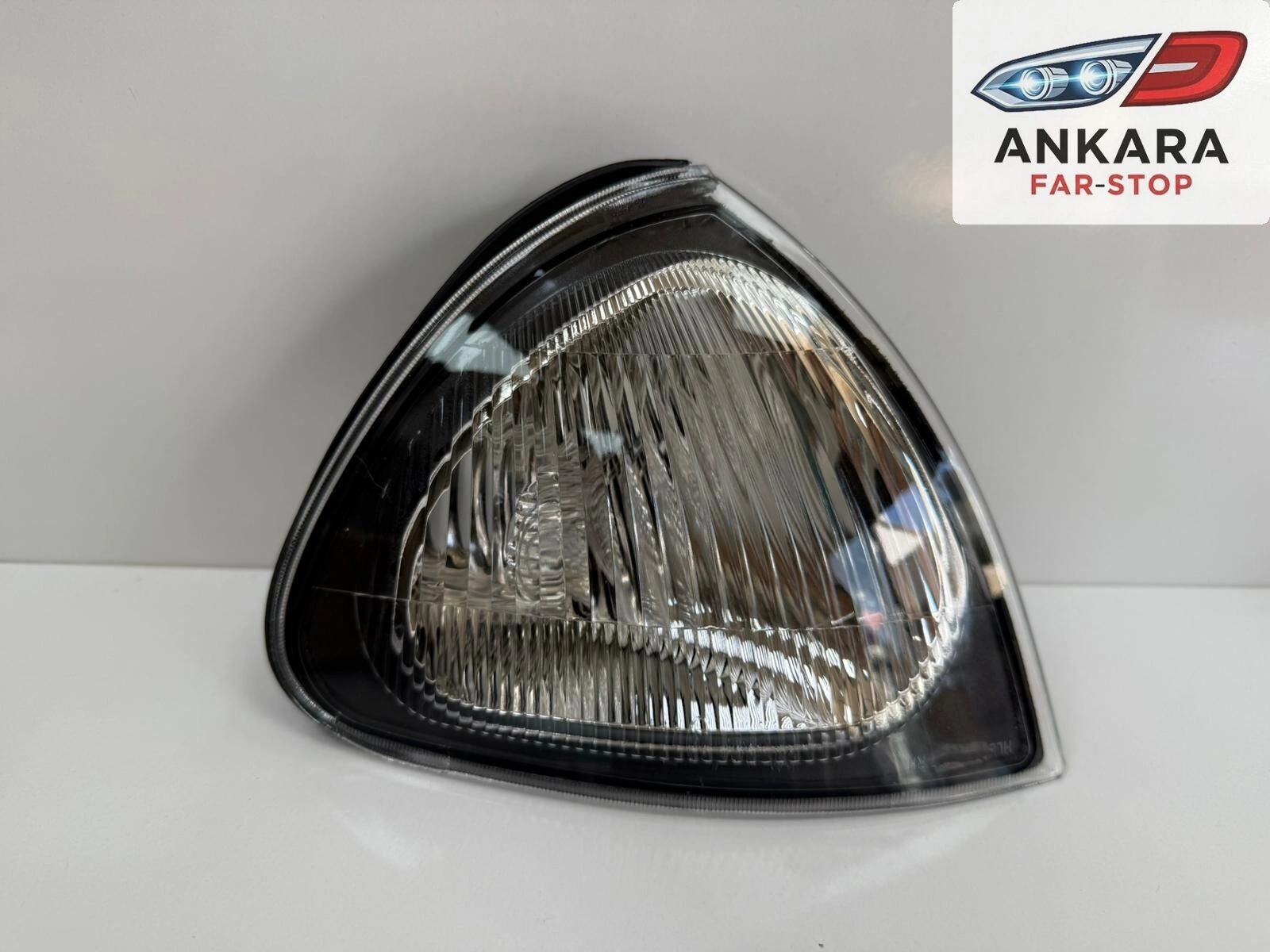 Toyota Avensis 1998 - 2000 Sinyal Lambası Ön Sağ Toyota Avensis 1998 - 2000 Sinyal Lambası Ön Sağ