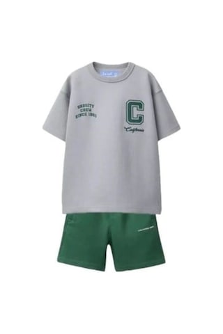 Erkek Çocuk Pamuklu Gri Baskılı T-shirt Ve Yeşil Şort Takım - Kolej Temalı Çok Renkli
