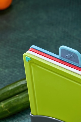 Cooker 4'lü Renkli Kaymaz Kesme Tahtası Seti - Hijyenik Ve Kategorili Kullanım Çok Renkli