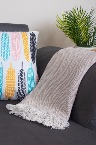 Pamuklu Zikzak Desenli Püsküllü Koltuk Örtüsü 170x210 Cm Dekoratif Ve Çok Amaçlı Bej