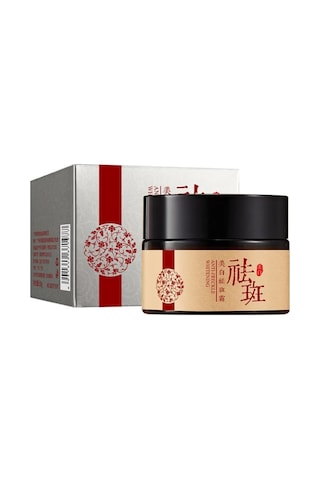 Bioaqua Porselen Görünümü Beyazlık ve Pürüzsüzlük Etkisi Çil ve Leke Karşıtı Krem 30 G