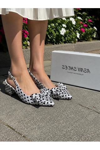 Asmi Shoes Kadın Mina Beyaz Saten Puantiyeli Fiyonk Detaylı Arkası Açık 4 Cm Topuklu Ayakkabı