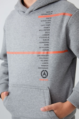 Tommylife Gri Melanj Pamuklu Kalın İçi Tüylü Standart Fit Baskılı Erkek Çocuk Sweatshirt - 11239