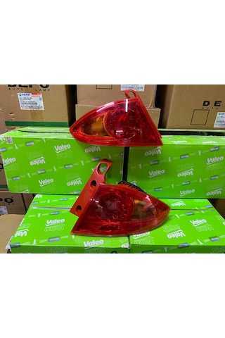 Seat Leon 2006-2013 Arası Valeo Sağ Ve Sol Dış Stop Lambası 1p0945111d / 1p0945112d
