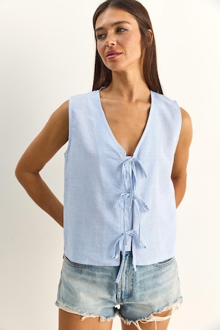 Shade Kadın %100 Pamuk Kalın Askılı Önden Bağlama Detaylı Çizgili Peplum Bluz 60282045 - Beyaz-mavi Çok Renkli