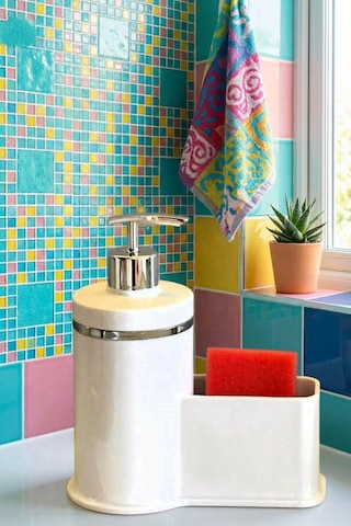 Makri Home Mutfak Veya Banyo İçin Şık Gümüş Detaylı Süngerlikli Sıvı Sabunluk , Yerli Üretim Beyaz