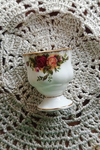 Old Country Roses Bone China Antika Yumurtalık 7.5x5 Cm 1 Adet Beyaz