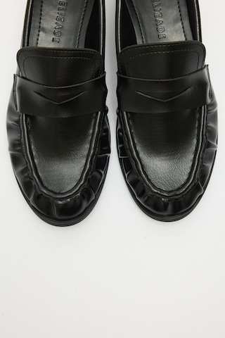 Lutvelizade Loafer 2517 Klasik Deri Görünümlü Oval Burun Siyah Kadın Loafer