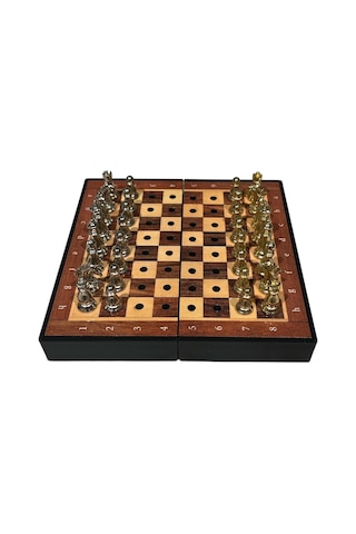 Gifthome Pocket Serisi Küçük Boy Metal Parlak Taş Ve Ceviz Desenli Kutulu Klasik Satranç Takımı 13,5 X 13,5 Cm.