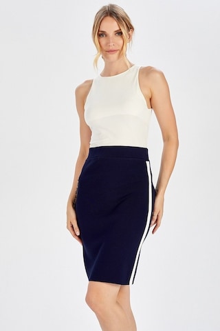 Peraluna Yanı Şeritli Lacivert Renk Dar Triko Etek