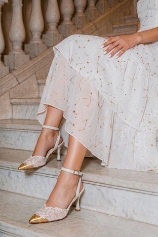 Fox Shoes Y752082806 Beyaz Dantel İnce Topuklu Kadın Ayakkabı
