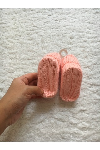 Yavruağzı Bebek Örgü Çorap Yavruağzı