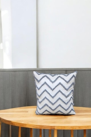 Modern Chevron Zigzag Püsküllü Kırlent Kılıfı Krem Gri Renk - 43x43cm Gri