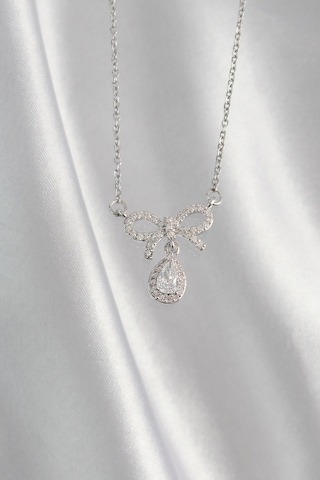 316l Çelik Gümüş Renk Zirkon Taşlı Fiyonk Detay Damla Kolye - Tj-bko8922