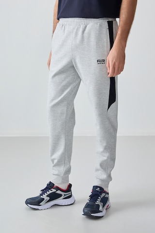 Tommy Life Gri Yüzeyi Dokulu Standart Fit Nakışlı Erkek Eşofman Alt - 82126 Gri