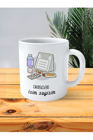 Eczacı Eczane Baskılı Kupa Bardak İsimli Kişiye Özel Krem Ve Resim Çok Renkli