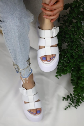 Asmi Shoes Kadın Mikeno Üç Biyeli Toka Detaylı Kalın Taban Ortopedik Terlik Beyaz Beyaz