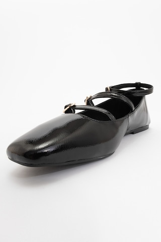 Luvishoes Luvi Shoes Glımmer Siyah Rugan Hakiki Deri Bilekten Bağlamalı Küt Burun Kadın Babet Ayakkabı Siyah Rugan