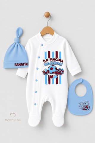 Babyden's 3'lü Bebek Tulum Seti %100 Pamuk Taraftar Temalı Bordo Mavi İlk Maçıma Hazırım Baskılı Şapka Önlük Seti Bordo - Mavi