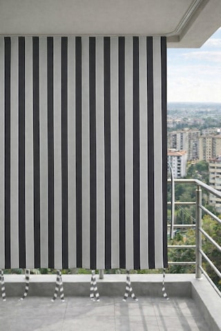 Antrasit-gri Balkon Perdesi Kornişli Bağcıklı Su Geçirmez Dış Mekan Dayanıklı Modern Balkon Brandası