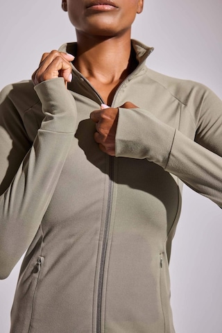 Defacto Defactofit Fitted Vücuda Oturan Ultra Soft Dik Yaka Çift Cepli Parmak Detaylı Fermuarlı Spor Hırka B3985ax25aukh422 Haki