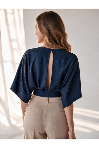 Nealirsanall.com Kadın Kruvaze Yaka Sırtı Dekolteli Crop Bluz - Yarasa Kol Krep Bluz Lacivert
