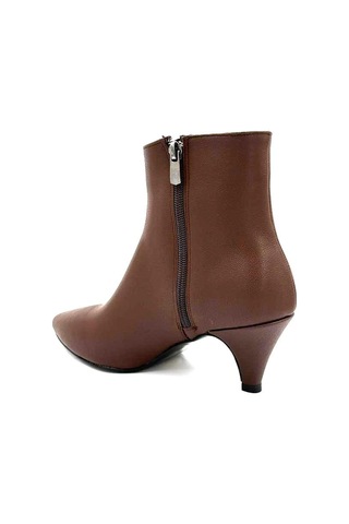 Beyaz Pine Cone İnce Topuklu Sivri Burun Fermuarlı Günlük Kadın Kısa Çizme Kahve Kahve