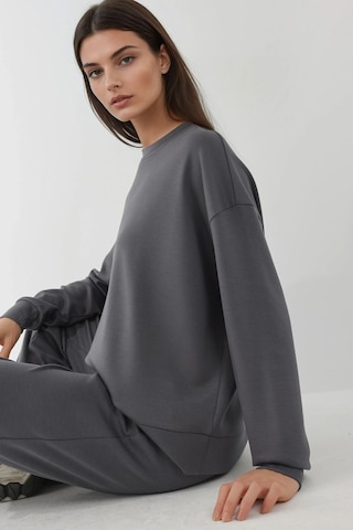 Hiccup Modal Touch Basic Sweatshirt & Geniş Paça Pantolon İkili Takım Koyu Gri