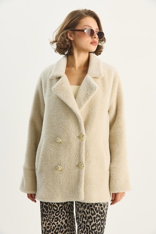 Shade Kadın Şık Düğme Detaylı Cepli Astarlı Oversize Peluş Mont 0306 60283614 - Bej