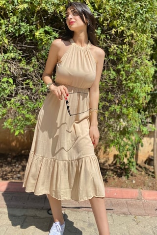 Trend Alisse Kadın Bej Halter Yaka Midi Boy Yazlık Bodrum Elbise Taş Trend Alisse Kadın Bej Halter Yaka Midi Boy Yazlık Bodrum Elbise Taş