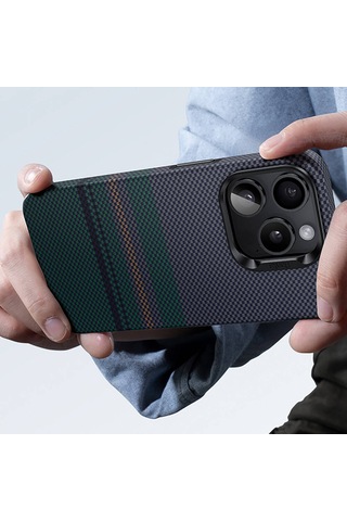 Apple Uyumlu iPhone 15 Pro Kılıf Magsafe Şarj Özellikli Karbon Fiber Tasarım Benks Aurora Armorpro Kevlar Siyah