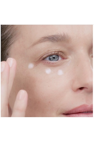 Shiseido Vital Perfection Advanced Eye Cream - Canlandırıcı Ve Sıkılaştırıcı Göz Kremi 15 Ml