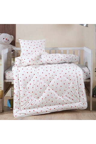 Pamuklu Ranforce Kumaştan Kırmızı Kalpli Içi Elyaf Dolgulu Bebek Yorgan 95x145 Ve Bebek Yastık 35x45
