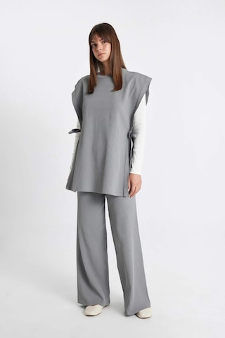 Defacto Relax Fit Triko Pantolon Beli Lastikli Basic Düz Geniş Paça Y1325AZ24AUGR422 Gri