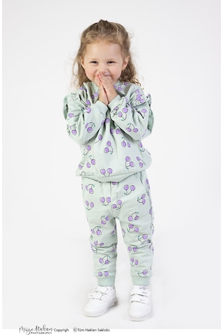 Harika Kids Kız Bebek&çocuk İki İplik Kumaş Kiraz Desenli Orta Kalınlıkta Örme Basic Oversize Alt Üst Eşofman Takımı 001