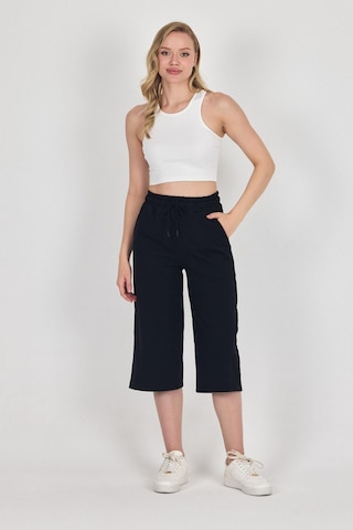 Yüksek Bel Cepli Rahat Kesim Mevsimlik Kadın Diz Altı 4'lü Bermuda Siyah-lacivert-gri-antrasit Kapri Şort Mtlcb111 - 4 Çok Renkli