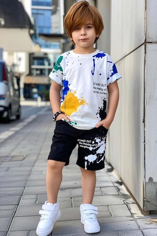 Riccotarz Erkek Çocuk Bisiklet Yaka Üzeri Renki Boya Desenli T-shirt Beli Lastikli Siyah Şortlu Takım Siyah