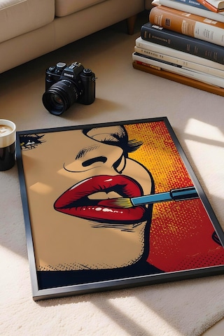 Ruj Süren Kadın Çerçeveli Tablo - Pop Art Poster Tablo