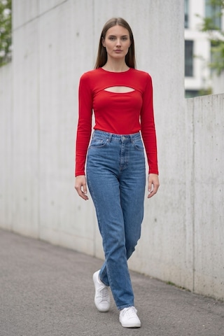 Kadın Kırmızı Cut Out Bluz Uzun Kollu Fit Kalıp Göğüs Dekolteli Modern Şık Üst Bluz