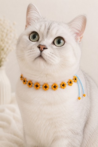 El Yapımı Boncuklu Kedi Boyun Aksesuarı Turuncu Çiçekli Bağcıklı Dekoratif Kedi Tasması