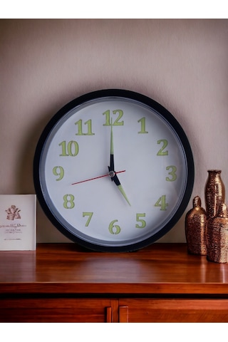 Fosforlu Gece Karanlıkta 5 Saat Parlayan Duvar Saati 22 Cm D4 Siyah - Beyaz