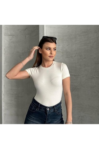 Kadın Basic Bisiklet Yaka Slim Fit Body Kısa Kol Günlük Body Beyaz